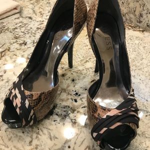 Ladies GUESS Shoes animal print peep toe 6.5
